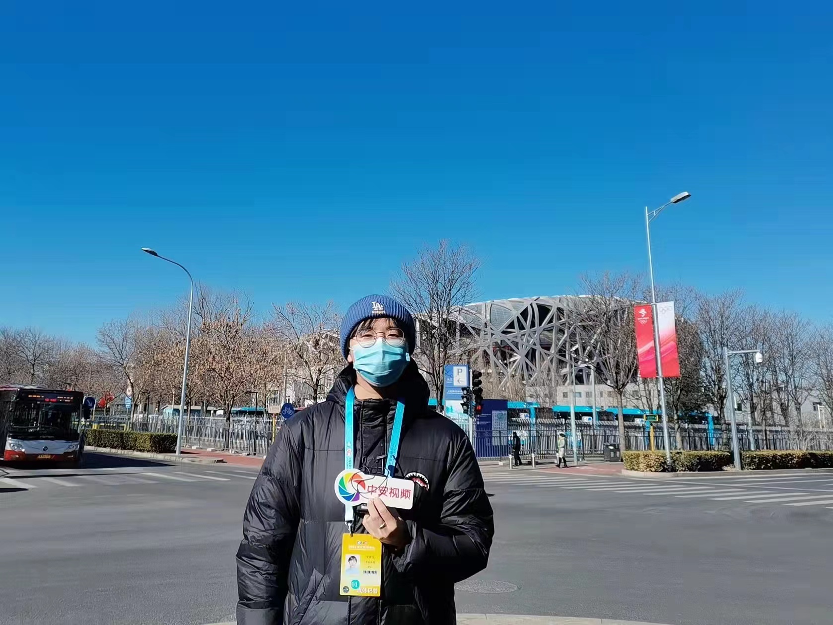 記者史睿雯在鳥(niǎo)巢采訪出鏡.jpg